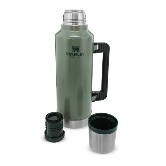 Stanley Legendary Classic Bottle 1.9L / 2.0QT - Hammertone Green