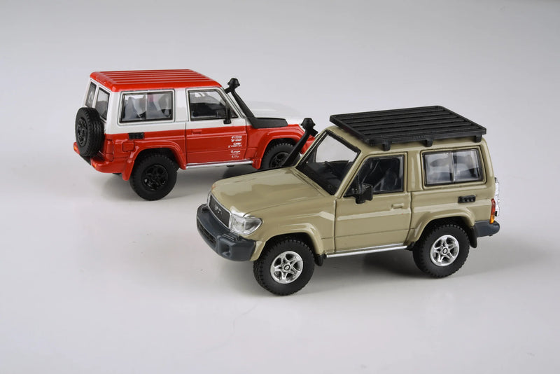 Paragon Sandy Taupe 2014 Toyota Land Cruiser 71 1/64